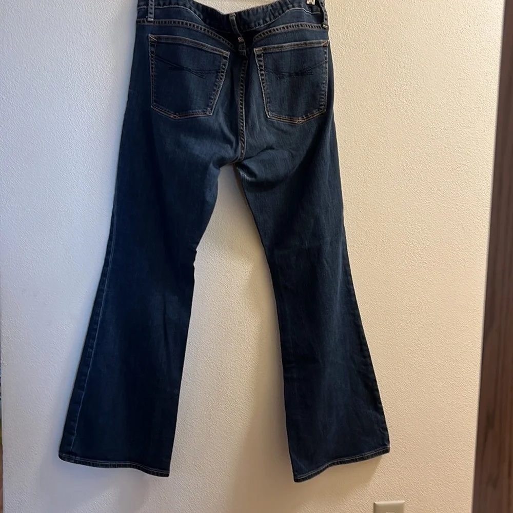 GAP 1969 Medium Wash Boot Cut Jeans size 31/12a